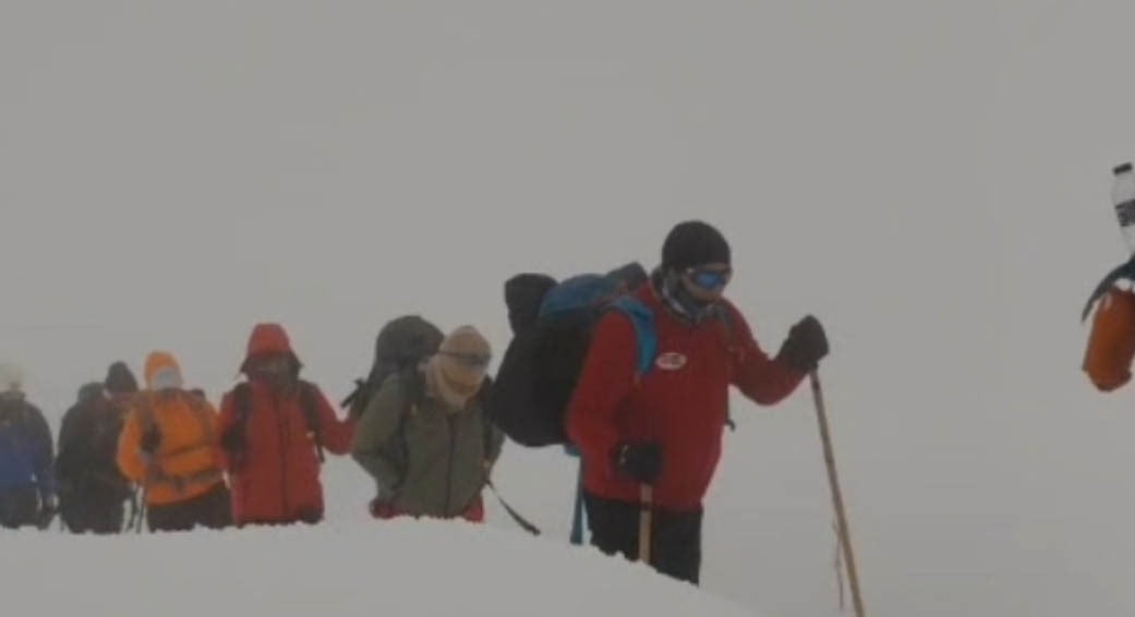 VADİ DOĞA SPORLARI KULÜBÜ ÜYELERİ, VAN’IN ÖZALP İLÇESİNDE BULUNAN HAYAL DAĞI’NA ÜÇÜNCÜ KEZ...
