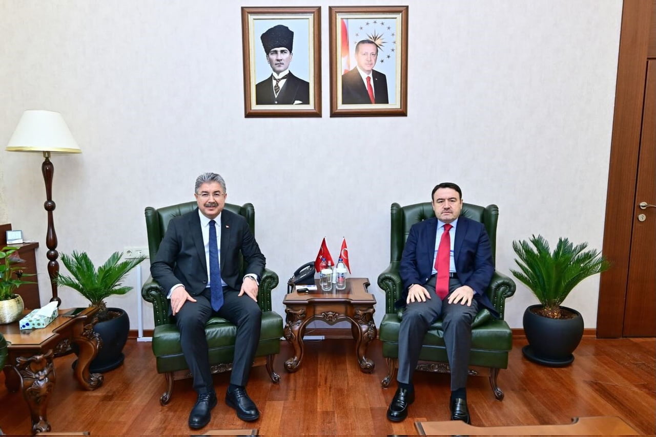 VALİ MUSA IŞIN’DAN ESKİŞEHİR VALİSİ DR. ERDİNÇ YILMAZ’A TEBRİK ZİYARETİ