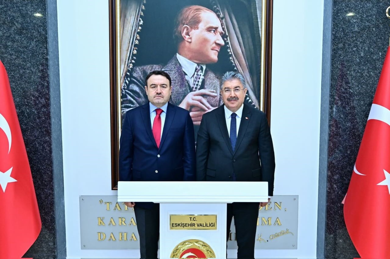 VALİ MUSA IŞIN’DAN ESKİŞEHİR VALİSİ DR. ERDİNÇ YILMAZ’A TEBRİK ZİYARETİ