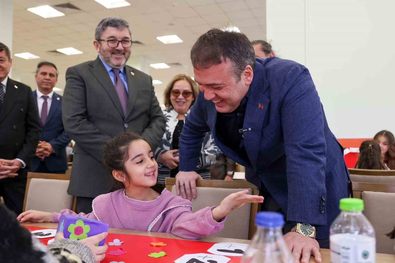 VALİ SÖZER, ‘ÇOCUK GELİŞİMİ ÖĞRENCİLERİ MATERYALDE BULUŞUYOR’ ETKİNLİĞİNE...