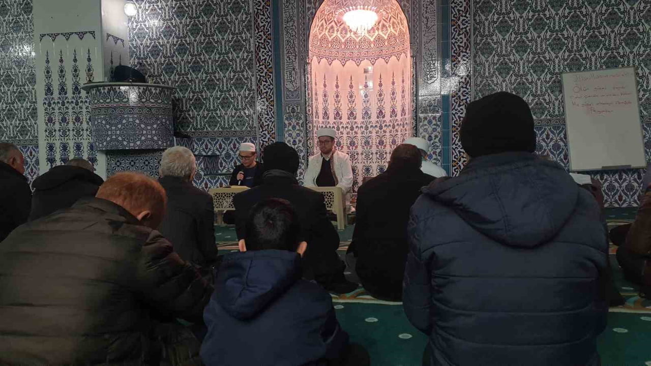 VAN'IN BAŞKALE İLÇESİNDE MİRAÇ KANDİLİ DUALARLA İDRAK EDİLDİ.