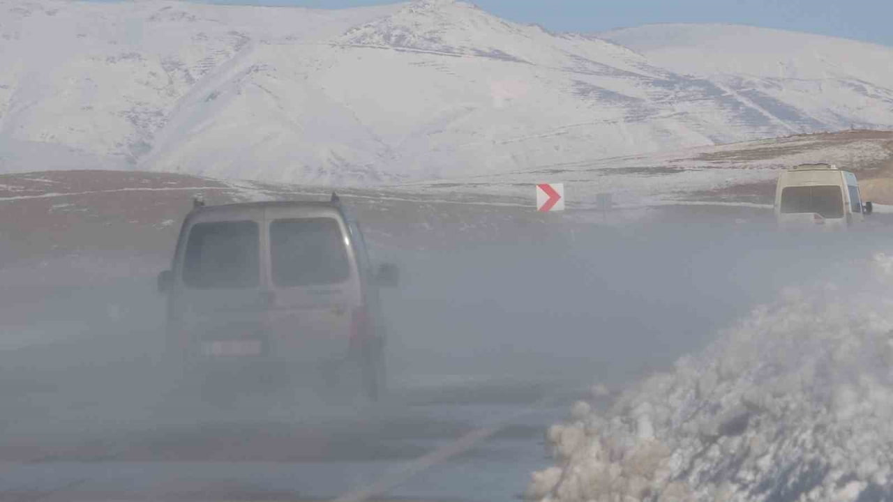 VAN GENELİNDE ETKİLİ OLAN SOĞUK HAVA DALGASI, YÜKSEK KESİMLERDE YERİNİ TİPİYE BIRAKTI.