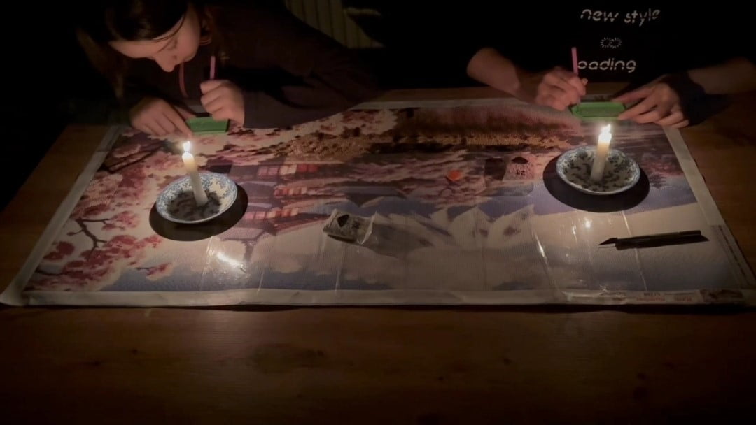 VAN’IN ÇATAK İLÇESİNDE ETKİLİ OLAN OLUMSUZ HAVA ŞARTLARI NEDENİYLE YAŞANAN ELEKTRİK KESİNTİSİ 3...