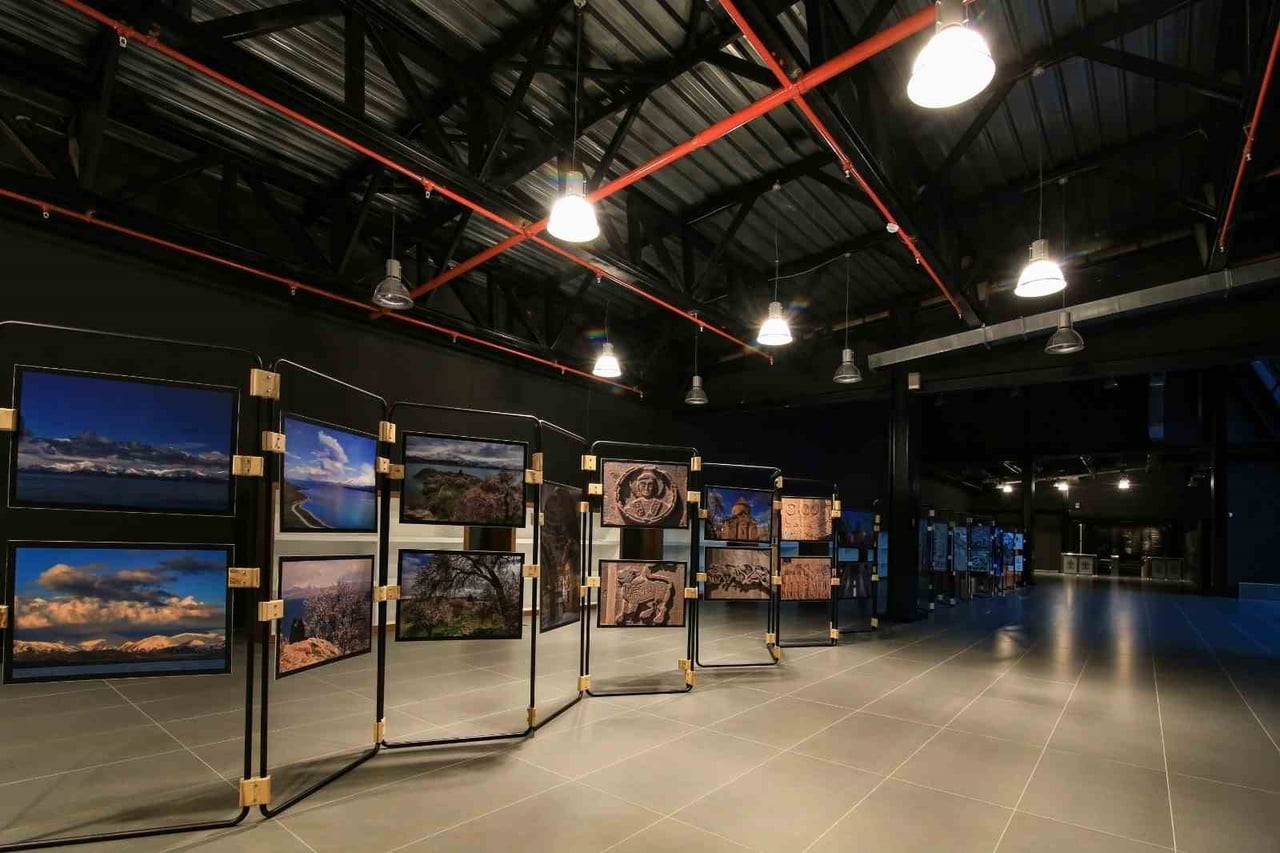 VAN’IN ÖNEMLİ KÜLTÜREL DEĞERLERİNDEN BİRİ OLAN VAN MÜZESİ, ZİYARETÇİLERE DAHA GÜVENLİ VE KONFORLU...