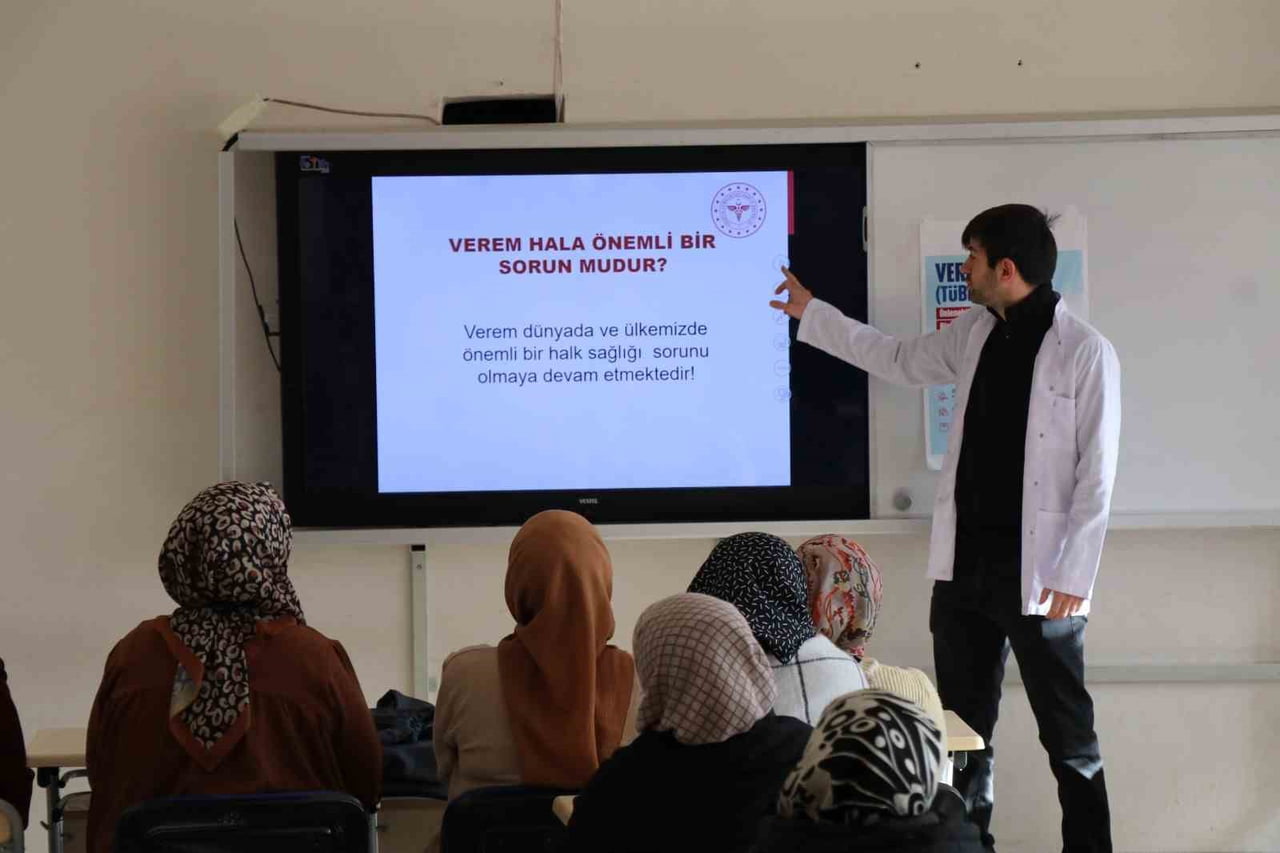 VEREM EĞİTİMİ VE FARKINDALIK HAFTASI KAPSAMINDA ERZURUM’UN OLTU’DA İLÇESİNDE TOPLUM SAĞLIĞINA...