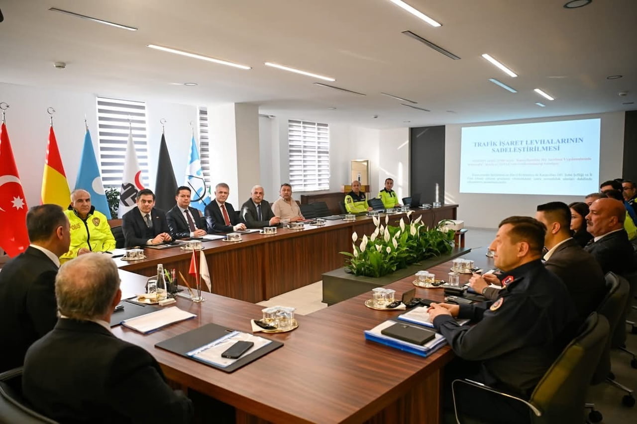 YALOVA GENELİNDE KARAYOLLARINDAKİ TRAFİK İŞARETLEMELERİNE YÖNELİK SADELEŞTİRME ÇALIŞMALARI...