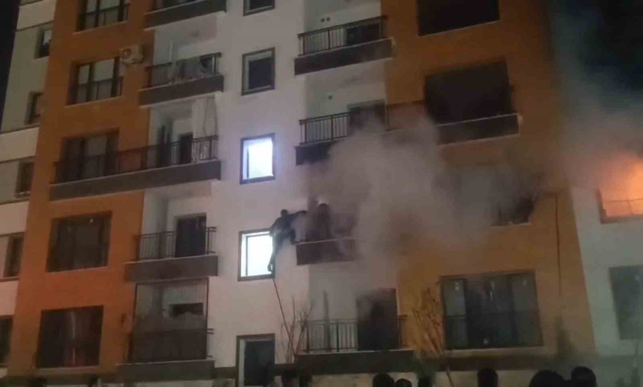 YANGINA MÜDAHALE EDERKEN MAHSUR KALACAKLARDI