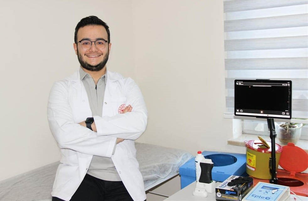 YANLIŞ DURUŞ BOYUN SAĞLIĞINI TEHDİT EDİYOR