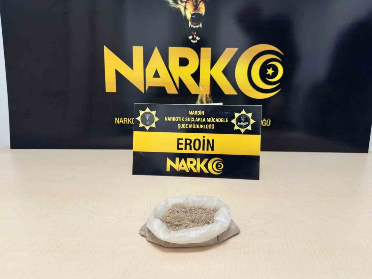 YAPILAN ÇALIŞMALAR KAPSAMINDA DURDURULAN ŞÜPHELİ BİR ARAÇTA YAPILAN ARAMADA 207.25 GRAM EROİN ELE...