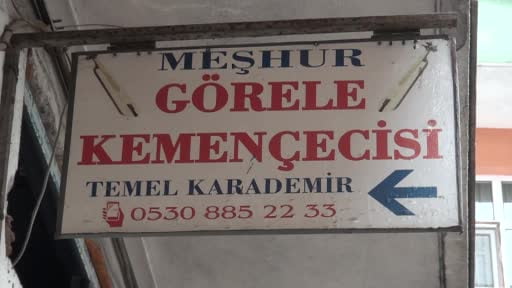 Yaptığı sıra dışı ve dekoratif kemençeler ile ilgi çekiyor