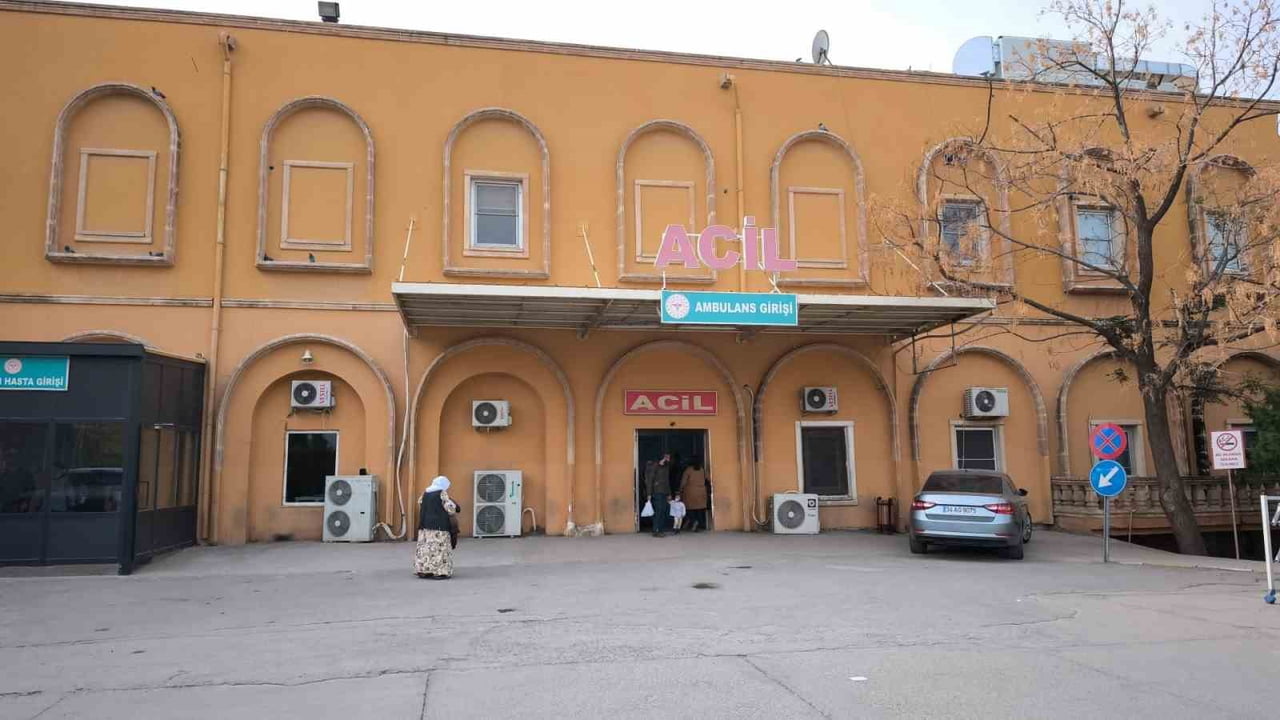 YARALILAR, KENTTEKİ ÇEŞİTLİ HASTANELERE KALDIRILDI