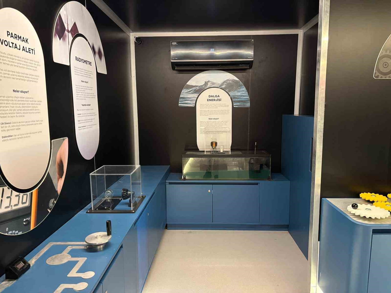 YARIYIL TATİLİ ETKİNLİKLERİ KAPSAMINDA, SİNCAN SOKAKLARINI DOLAŞAN ‘BİLİM TIRI’ ÇOCUKLAR VE...