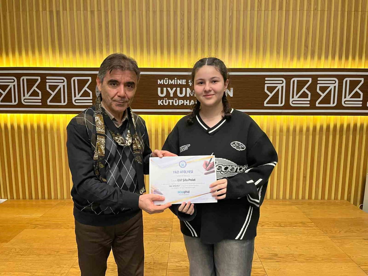 YAZI ATÖLYESİ İLK MEZUNLARINI VERDİ