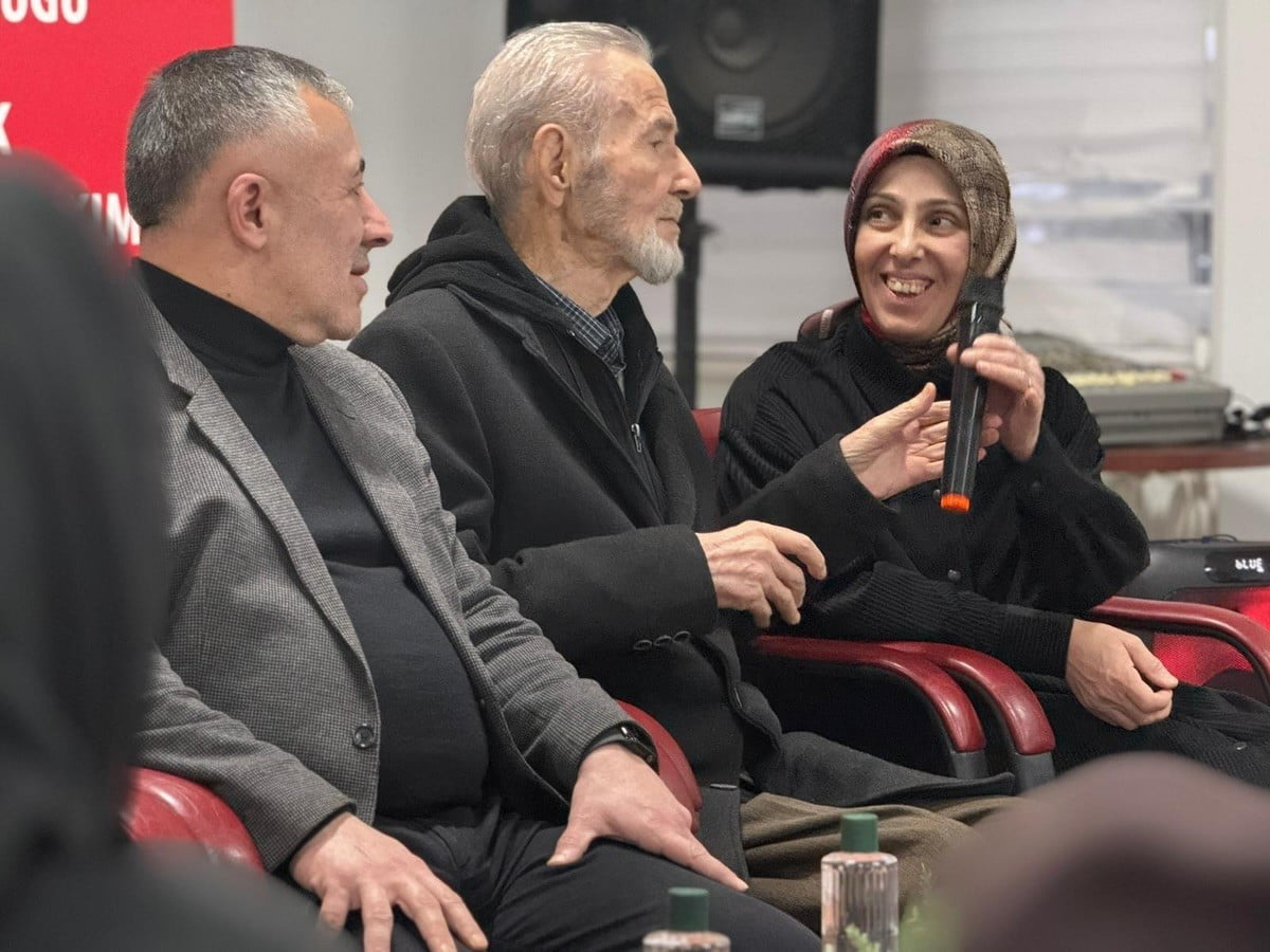 YENİPAZAR KAYMAKAMI UÇAR ESNAFLA BİR ARAYA GELDİ