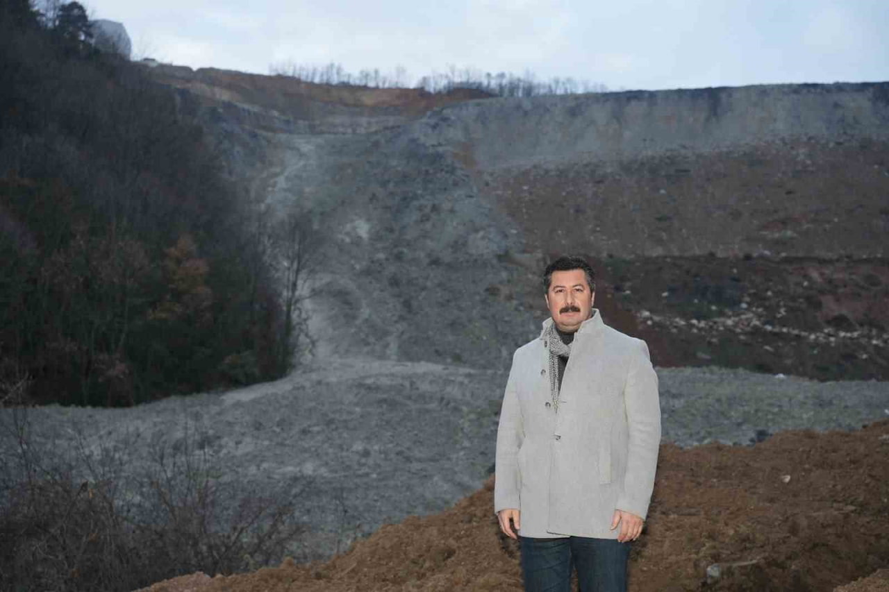 YENİŞEHİR BELEDİYE BAŞKANI ERCAN ÖZEL, KİRAZLIYAYLA’DA MADEN ATIK BARAJININ ÇÖKMESİ ÜZERİNE...