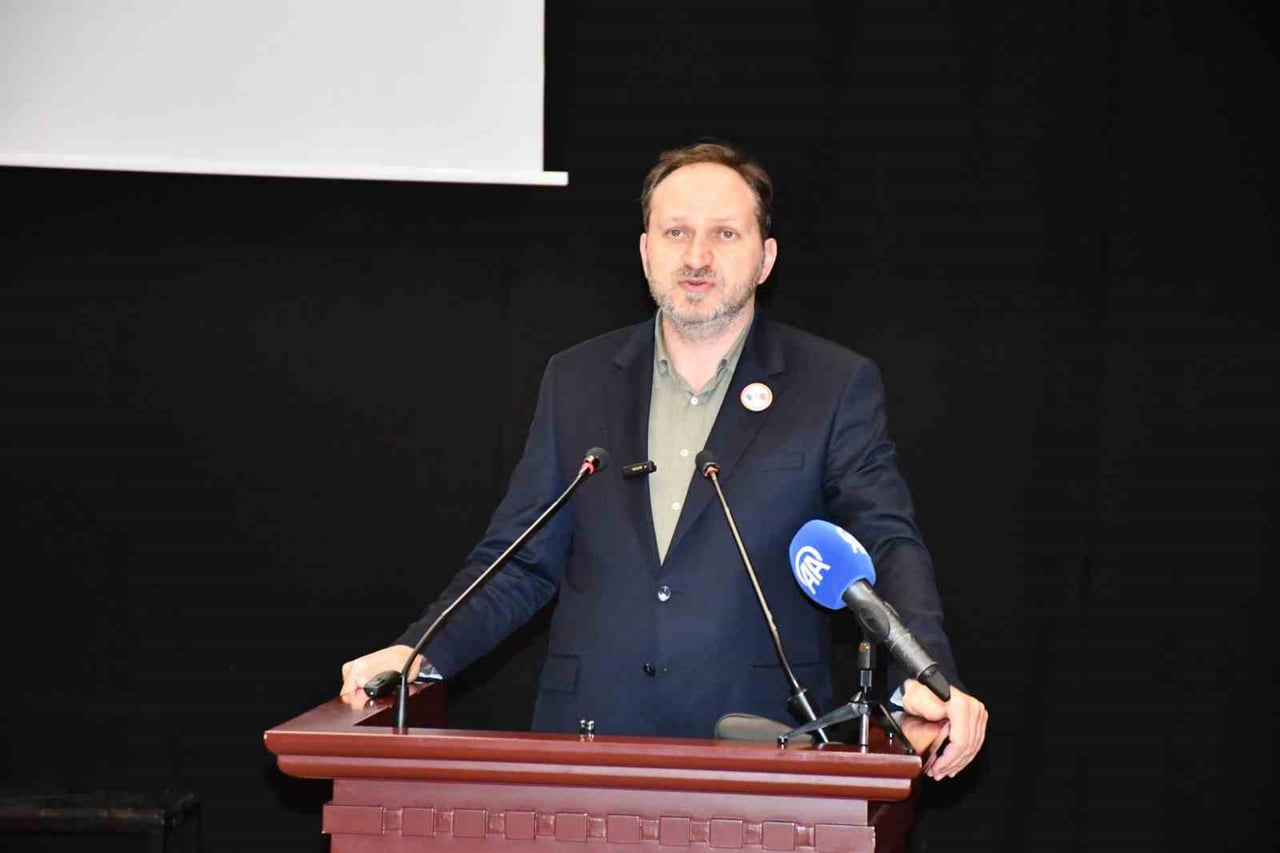 YEŞİLAY GENEL BAŞKANI DOÇ. DR. MEHMET DİNÇ