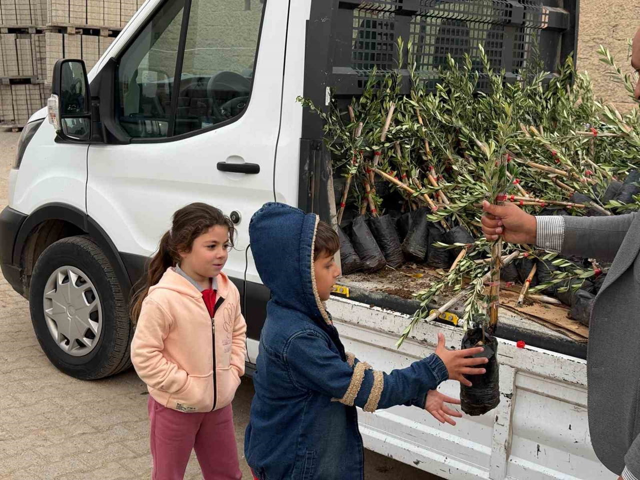 YEŞİLLİ İLÇESİNE BAĞLI ZEYTİNLİ MAHALLESİNDE UYGULANAN PROJEDE; SIFIR ATIK YÖNETİMİ, YENİLENEBİLİR...