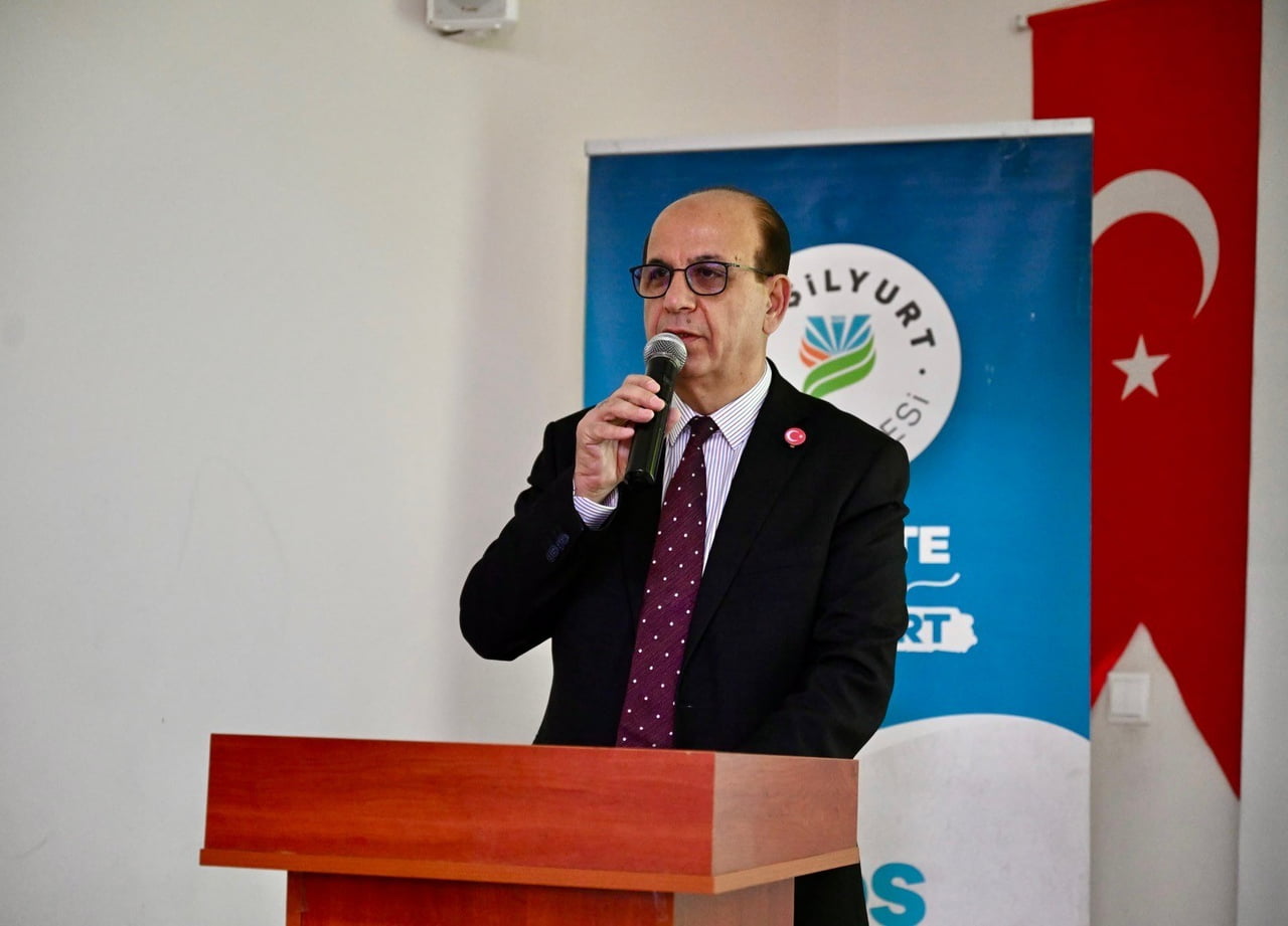 YEŞİLYURT BELEDİYESİ, DİLEK ŞEHİT ZEKERİYA BİTMEZ ANADOLU LİSESİ ÖĞRENCİLERİNE KİTAP...