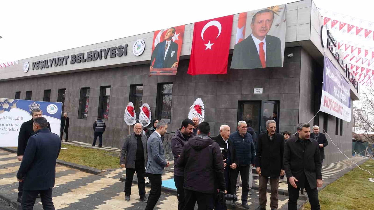 YEŞİLYURT’TA DİYARBAKIRLILAR TAZİYE EVİNİN AÇILIŞ GERÇEKLEŞTİRİLDİ