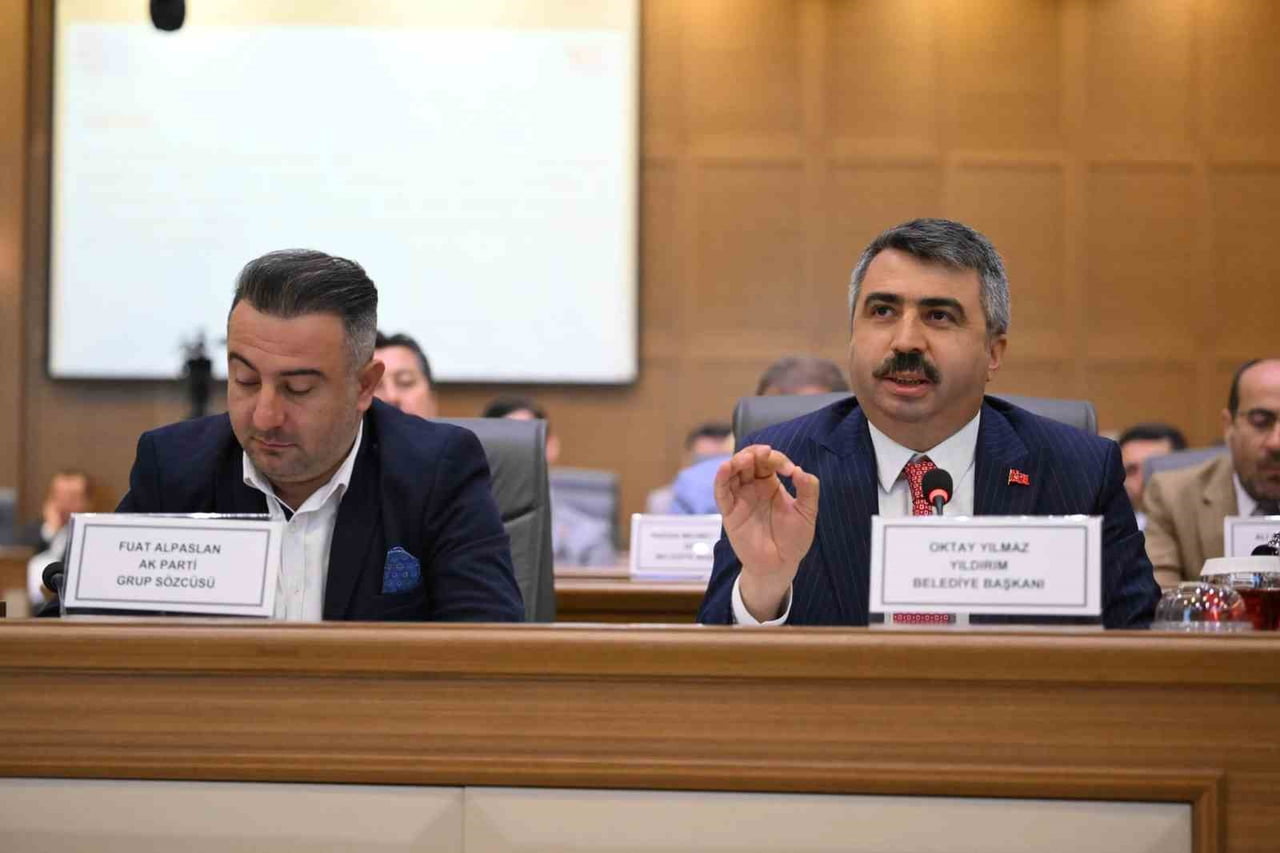 YILDIRIM BELEDİYE BAŞKANI OKTAY YILMAZ, BURSA BÜYÜKŞEHİR BELEDİYESİ MECLİSİ’NDE YAPTIĞI...