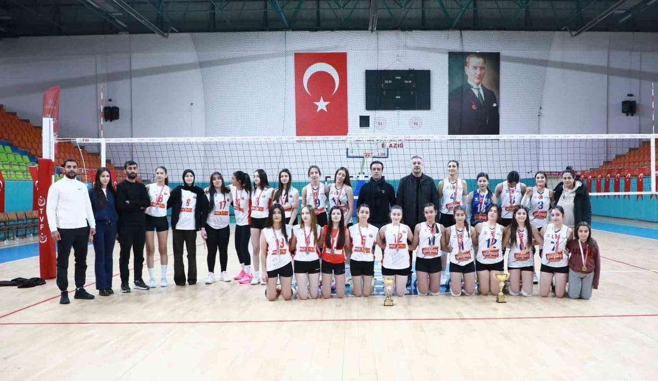 YILDIZ KADINLAR VOLEYBOL İL BİRİNCİLİĞİ TAMAMLANDI