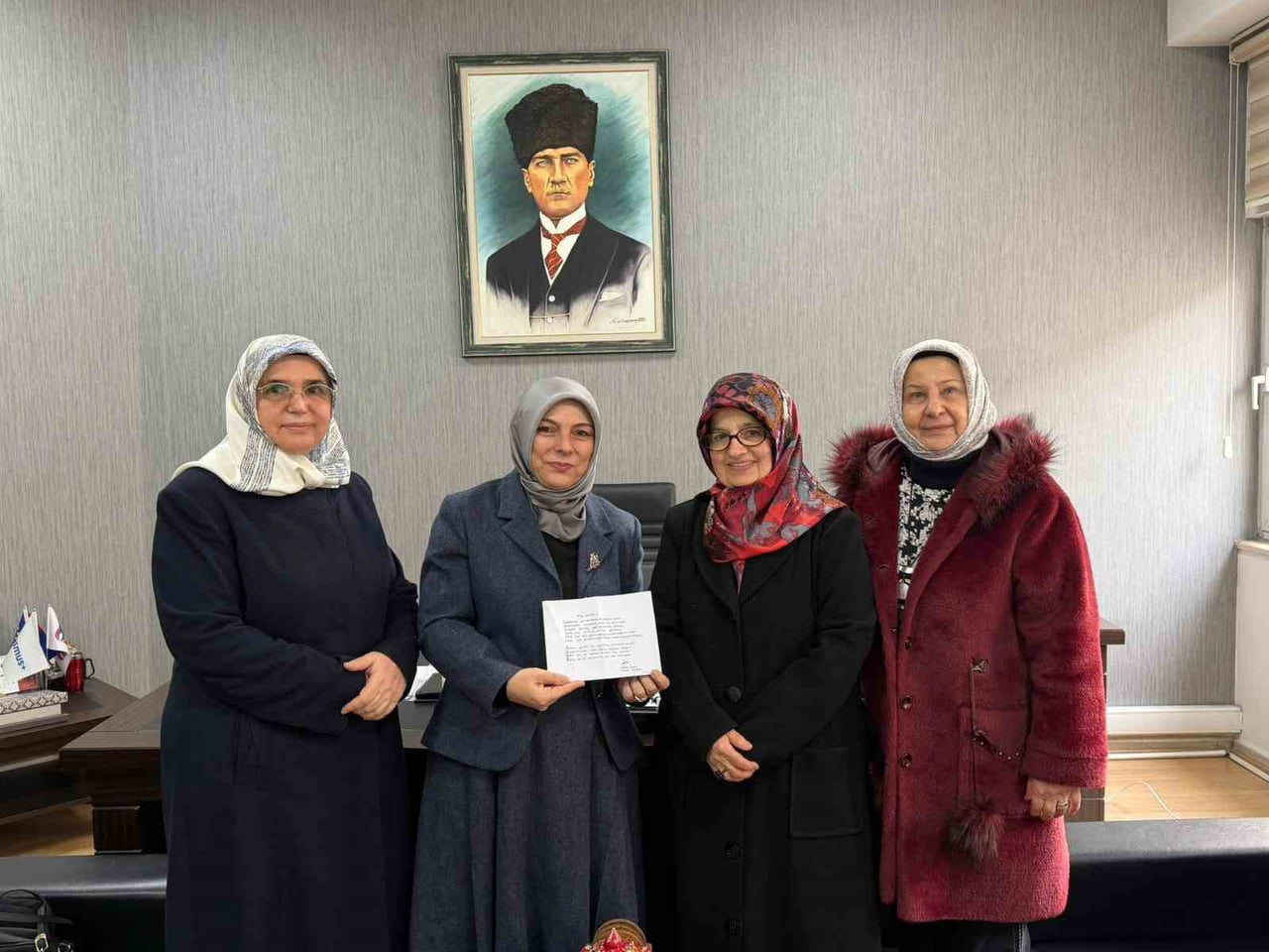 YILLARINI EĞİTİME ADAMIŞ, BİLGİ VE TECRÜBELERİYLE BİRÇOK NESLİN YETİŞMESİNE KATKI SUNMUŞ EMEKTAR...