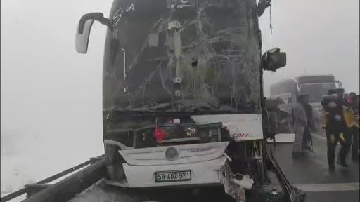 Yoğun sis zincirleme kazaya neden oldu: 7 yaralı