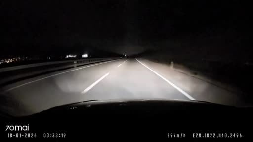 Yola atlayan tilki sürücüye zor anlar yaşattı