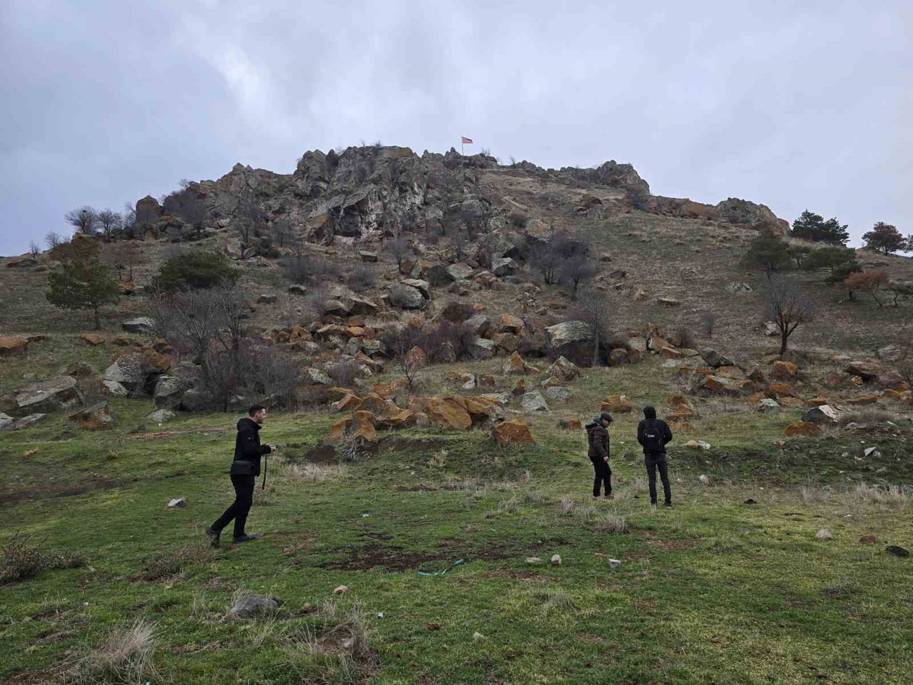 YOZGAT'IN SARAYKENT İLÇESİNDE YER ALAN VE TUNÇ ÇAĞI'NDAN ROMA DÖNEMİNE KADAR PEK ÇOK MEDENİYETE EV...