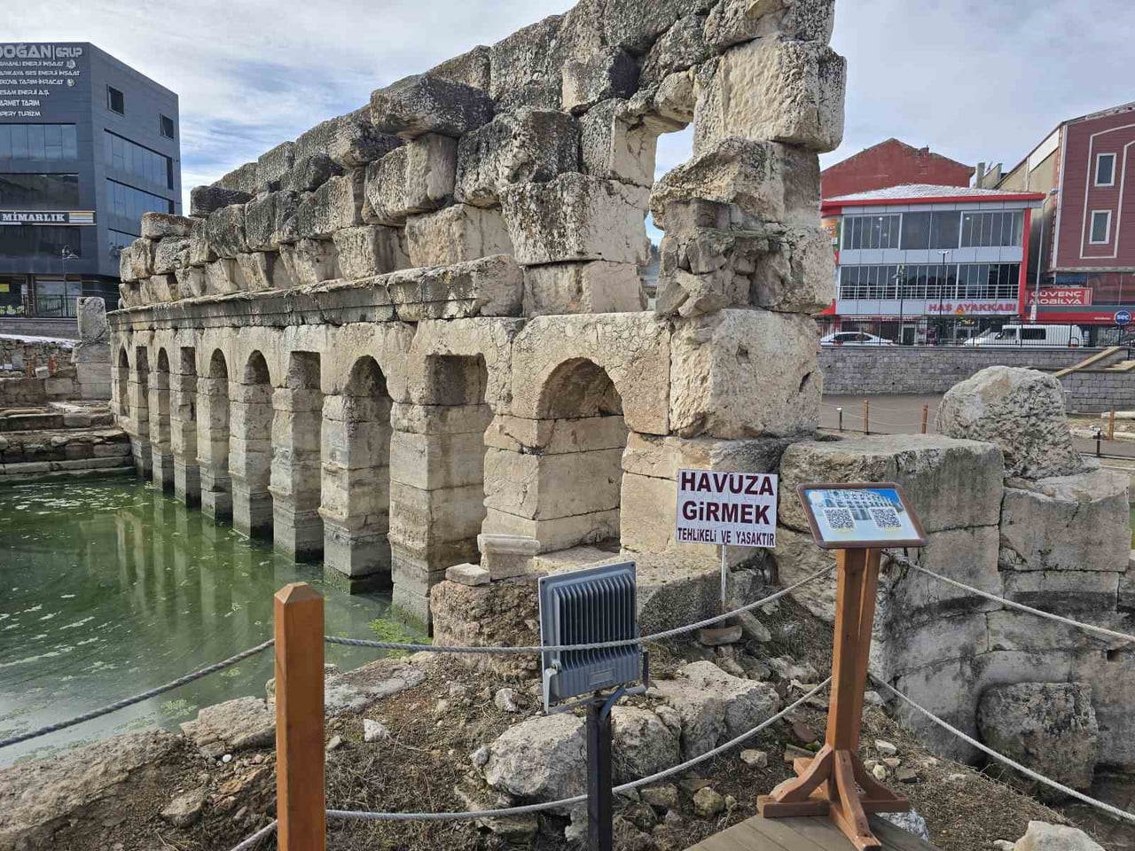 YOZGAT'IN SARIKAYA İLÇESİNDE BULUNAN VE HALK ARASINDA ‘KRAL KIZI HAMAMI' OLARAK DA BİLİNEN 2 BİN...