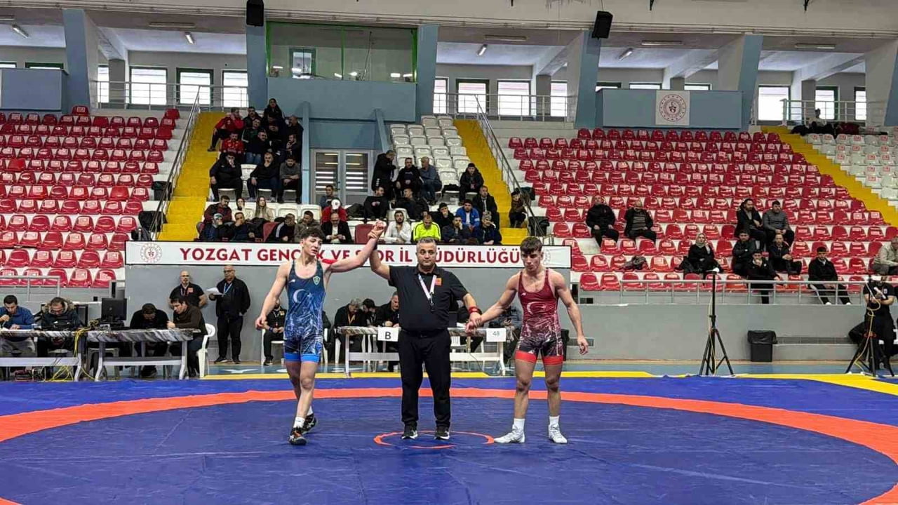 YOZGAT’TA DÜZENLENEN U17 GREKOROMEN GÜREŞ GRUP MÜSABAKALARI’NDA KAYSERİLİ SPORCULAR 1 ALTIN, 2...