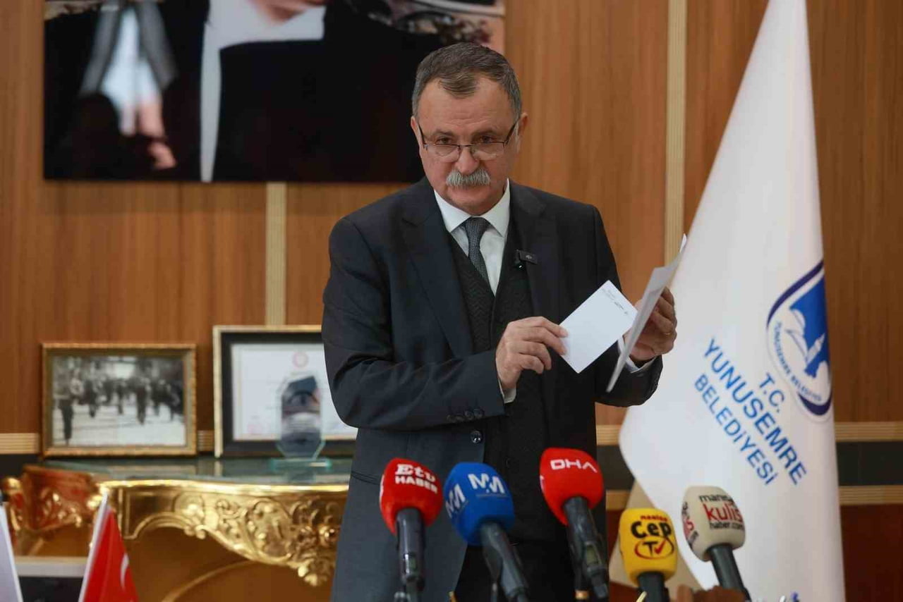 YUNUSEMRE BELEDİYE BAŞKANI SEMİH BALABAN, 2026’NIN İLK BASIN TOPLANTISINDA BELEDİYENİN...