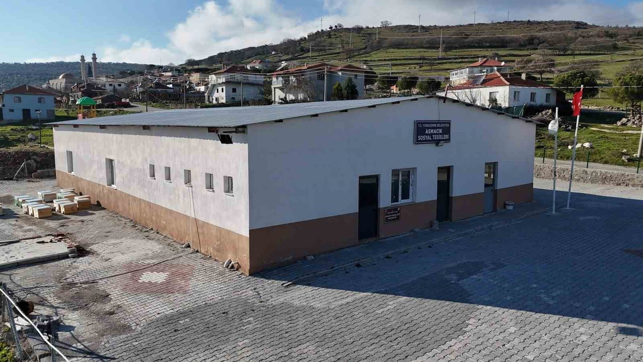 YUNUSEMRE BELEDİYESİ’NİN YUNTDAĞI MAHALLELERİNDEN ASMACIK’TA YAPIMINI TAMAMLADIĞI SOSYAL TESİS...