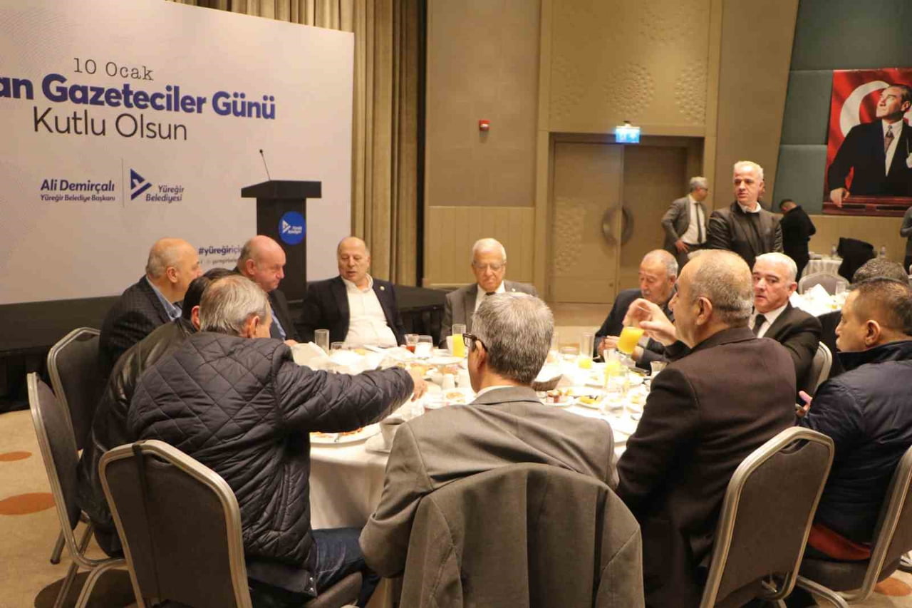 YÜREĞİR, BELEDİYE BAŞKANI ALİ DEMİRÇALI, 10 OCAK ÇALIŞAN GAZETECİLER GÜNÜ DOLAYISIYLA BASIN...