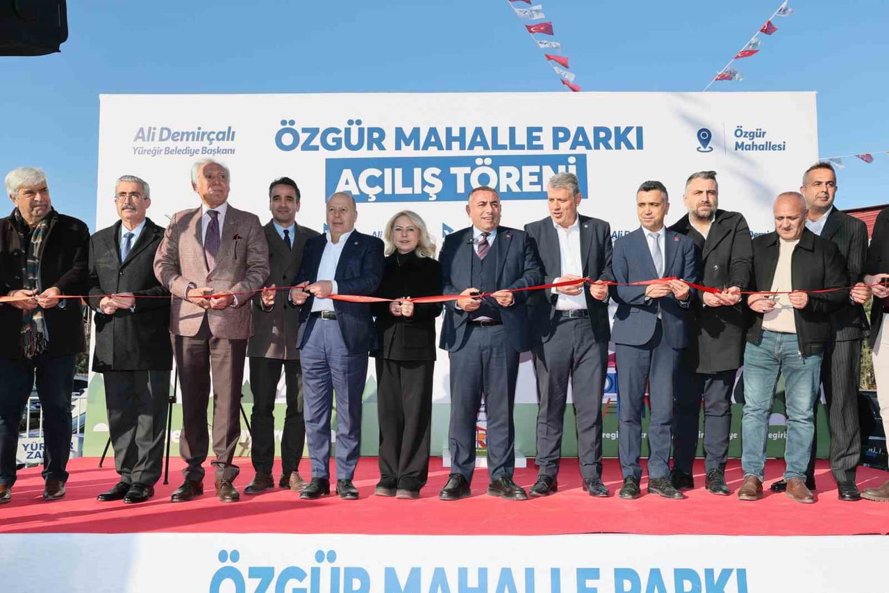 YÜREĞİR BELEDİYESİ TARAFINDAN ÖZGÜR MAHALLESİ’NDE YAPIMI TAMAMLANAN YENİ PARK, DÜZENLENEN TÖRENLE...