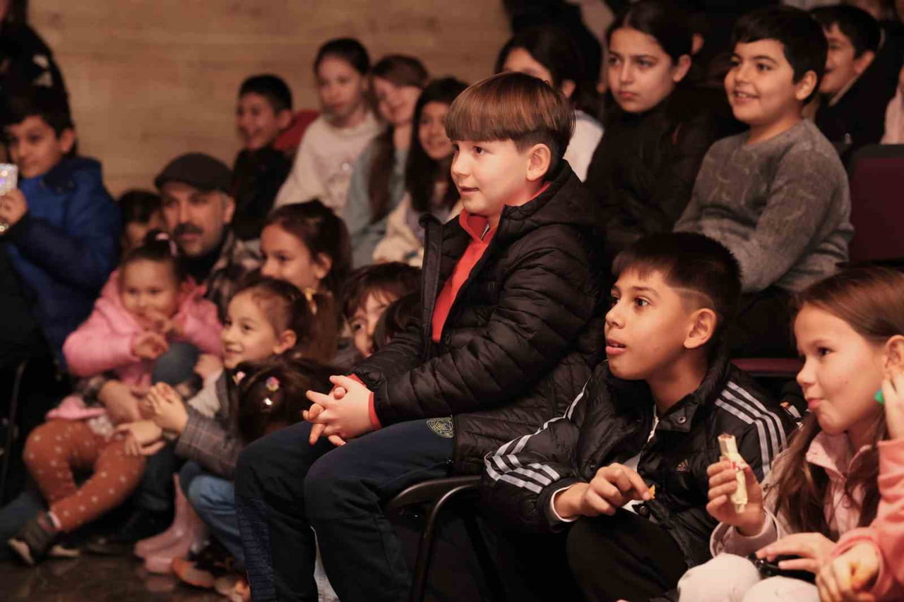 YÜZLERCE YILLIK GEÇMİŞE SAHİP OLAN GÖLGE OYUNU KARAGÖZ’Ü YAŞATMAK VE GELECEK KUŞAKLARA AKTARMAK...