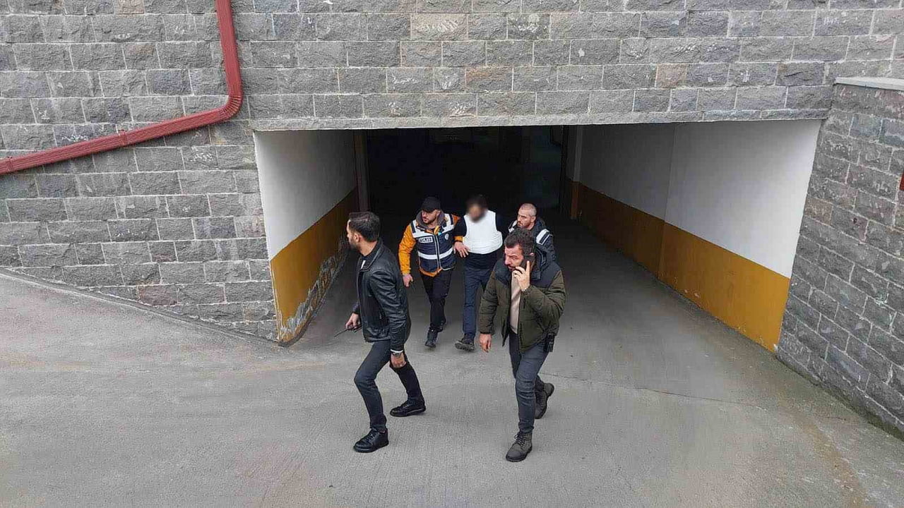 ZANLI EMNİYETTEKİ SORGUSUNUN ARDINDAN RİZE ADLİYESİ'NE SEVK EDİLDİ.