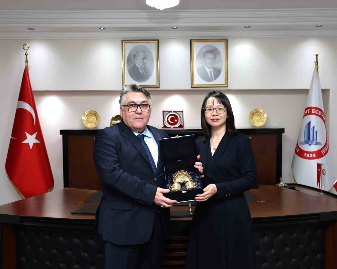 ZONGULDAK BÜLENT ECEVİT ÜNİVERSİTESİ (BEUN) REKTÖRÜ PROF. DR. İSMAİL HAKKI ÖZÖLÇER, ŞANGAY DİANJİ...