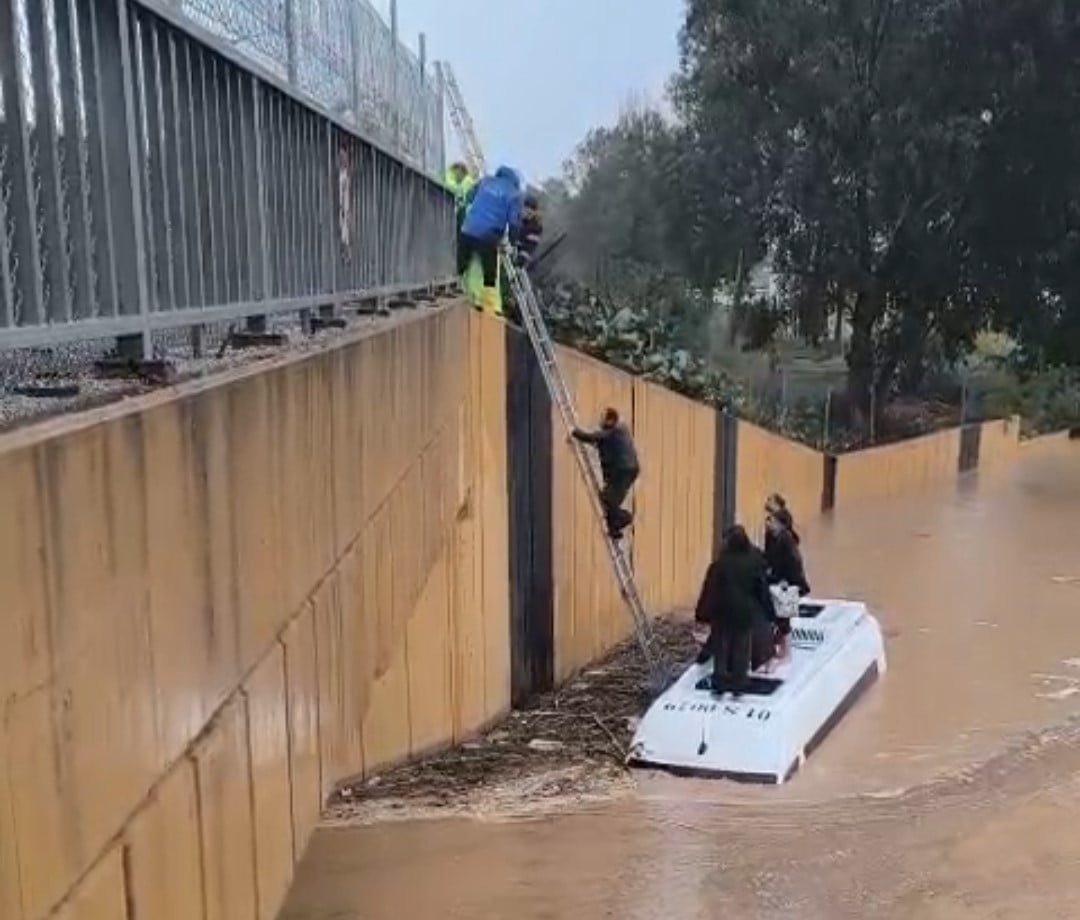 ADANA’DA METEOROLOJİ VERİLERİNE GÖRE METREKAREYE 138 KİLOGRAM YAĞIŞ DÜŞTÜĞÜ BİLDİRİLDİ. BU...