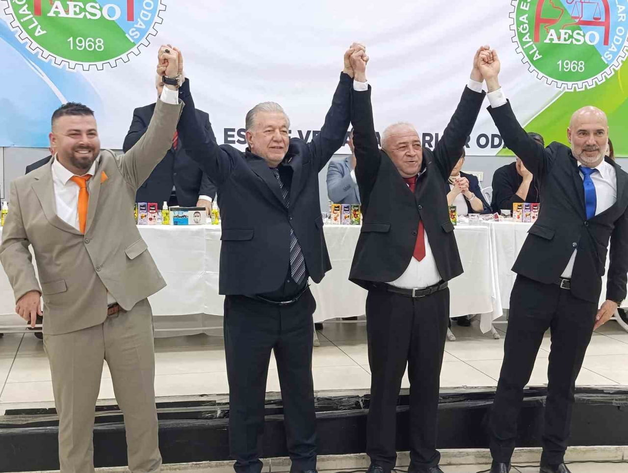 ALİAĞA ESNAF VE SANATKÂRLAR ODASI'NDA İSA ÖZBEK, MEVCUT BAŞKAN SERDAR BERK’İ 3 OY FARKLA GERİDE...