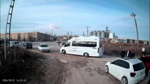 Ankara’da trafik güvenliğini tehlikeye atan 5 sürücüye ceza kesildi