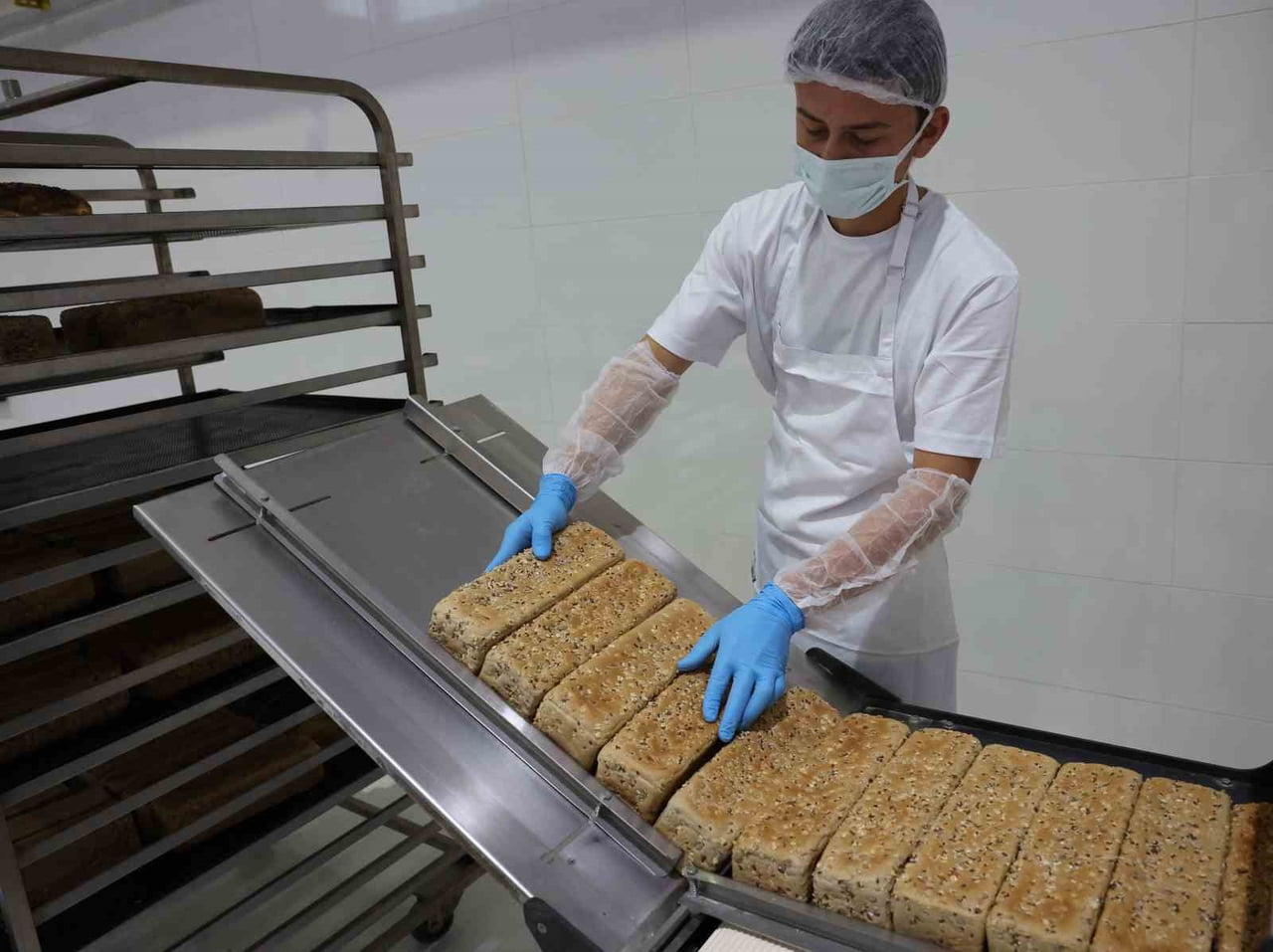 ANTALYA BÜYÜKŞEHİR BELEDİYESİ İŞTİRAKİ EKDAĞ A.Ş,  DÖŞEMEALTI'NDA FAALİYET GÖSTEREN HALK EKMEK...