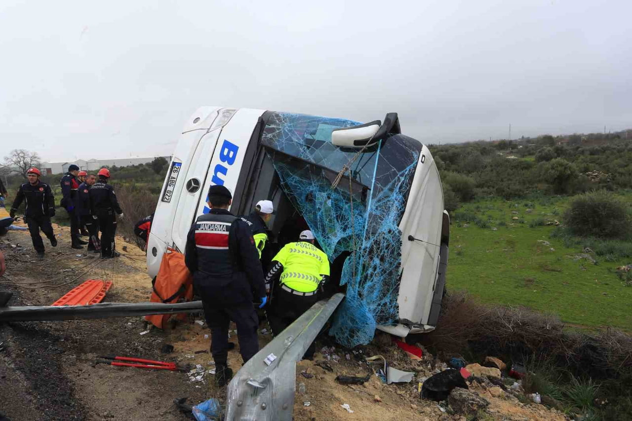 ANTALYA’NIN DÖŞEMEALTI İLÇESİNDE MEYDANA GELEN OTOBÜS KAZASINDA HAYATINI KAYBEDEN 9 KİŞİNİN...