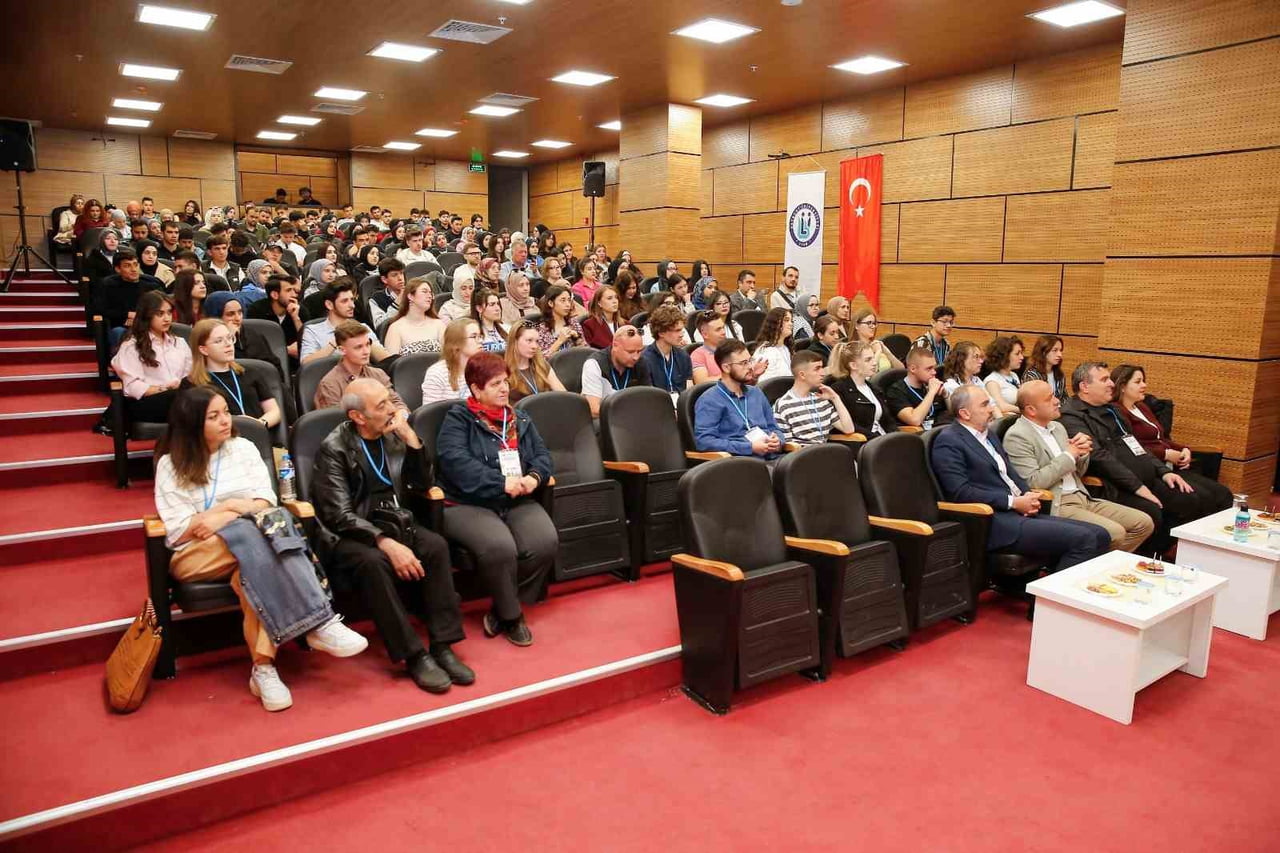 BAYBURT ÜNİVERSİTESİ REKTÖRÜ PROF. DR. MUTLU TÜRKMEN’İN YÜRÜTÜCÜLÜĞÜNÜ ÜSTLENDİĞİ, ERASMUS+...