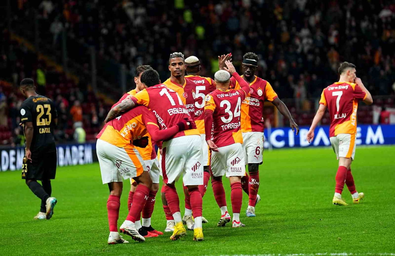 GALATASARAY, KAYSERİSPOR İLE OYNADIĞI SON 7 MÜSABAKADA 6 GALİBİYET ELDE EDERKEN, 1 KEZ DE BERABERE...
