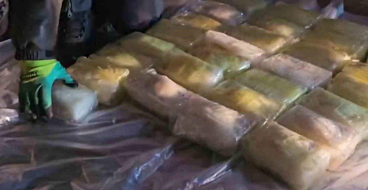 İÇİŞLERİ BAKANI ALİ YERLİKAYA, "ŞIRNAK’TA ‘UYUŞTURUCU MADDE TİCARETİYLE MÜCADELE’ KAPSAMINDA...