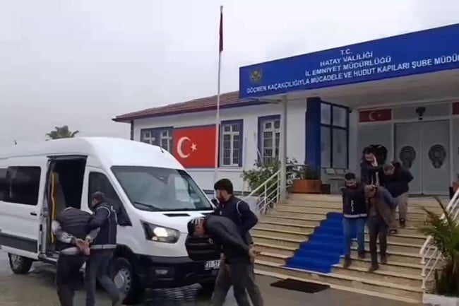 İNSAN TACİRİ 4 ORGANİZATÖR MAHKEMECE TUTUKLANDI.