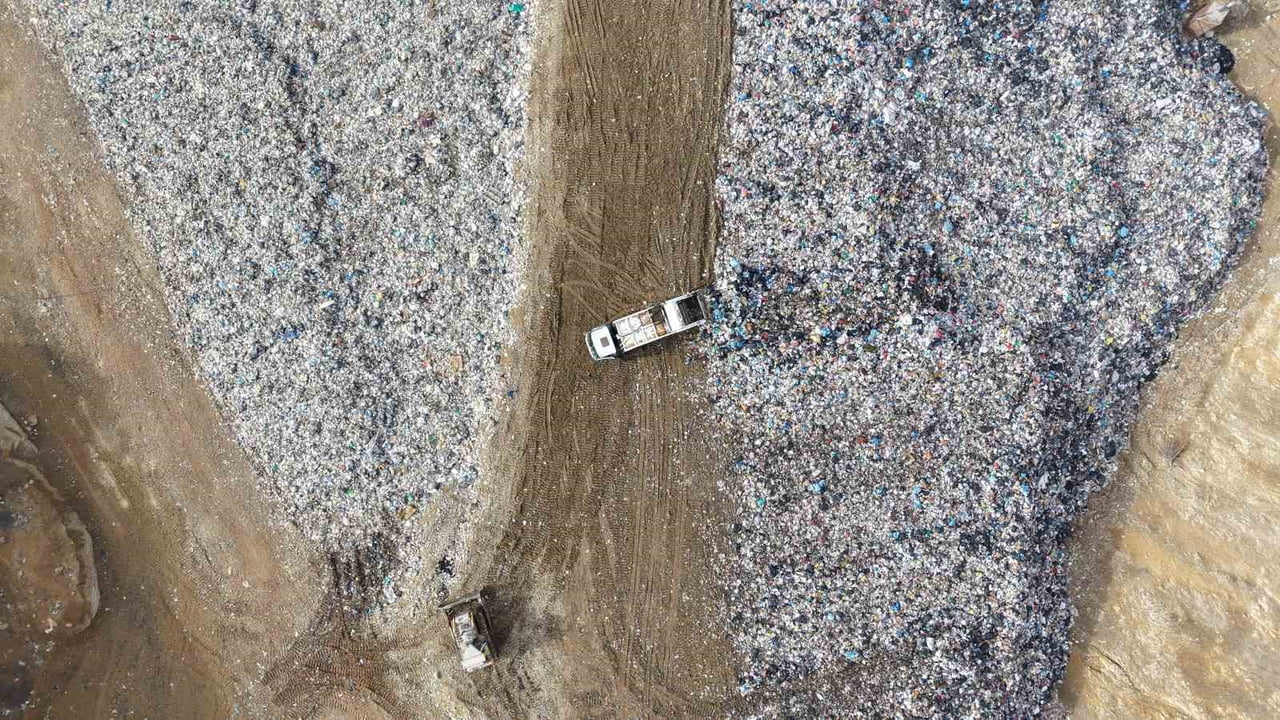 KIRIKKALE'DE FAALİYET GÖSTEREN KATI ATIK TESİSİNDE EVSEL ATIKLAR ELEKTRİĞE...