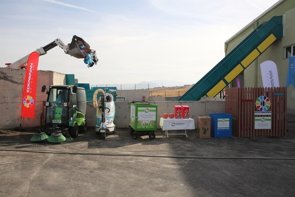 KOCASİNAN BELEDİYESİ BÜNYESİNDE FAALİYET GÖSTEREN VE GÜNLÜK 40 TON ATIK İŞLEME KAPASİTESİNE SAHİP...