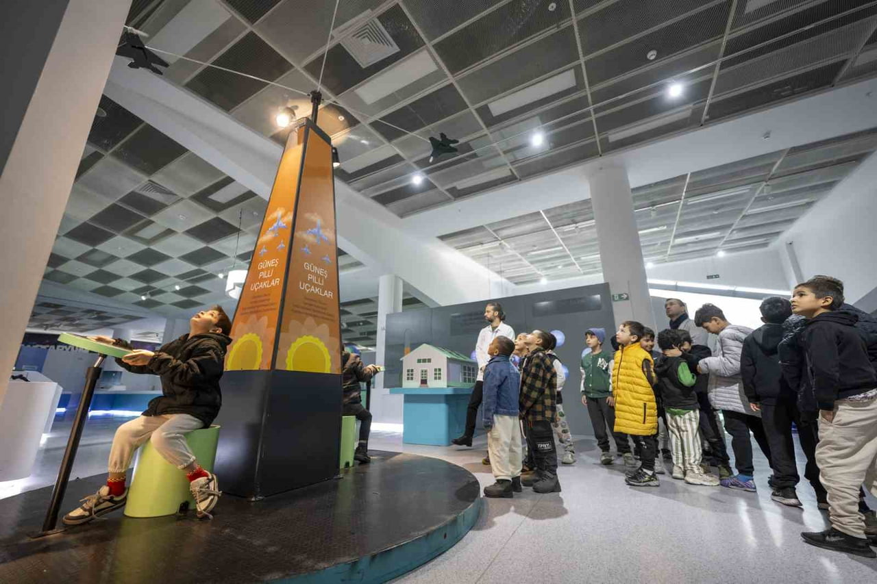 MERSİN BÜYÜKŞEHİR BELEDİYESİ, YARIYIL TATİLİNDE DÜZENLEDİĞİ BİLİMDEN SANATA, SPORDAN DOĞAYA UZANAN...